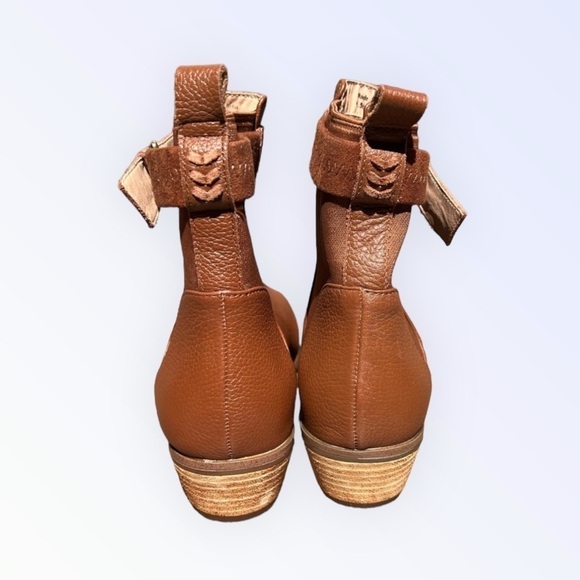 🌻NEW Jack Rogers Easton Brown Water Resistant Leather Buckle Leather Boots 9.5 - Picture 4 of 13